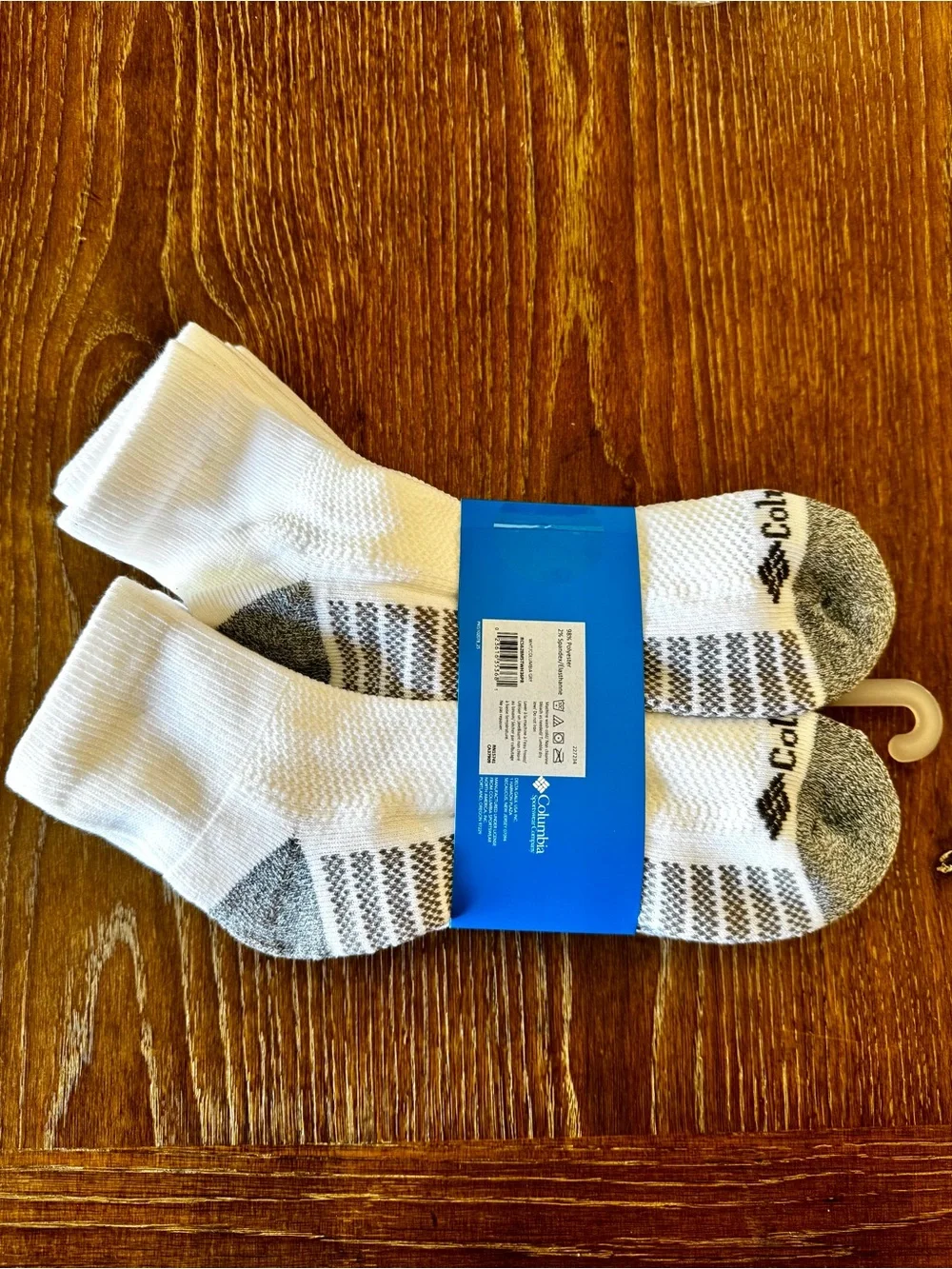 NIP 6-pack Columbia Sportswear quarter crew athletic socks